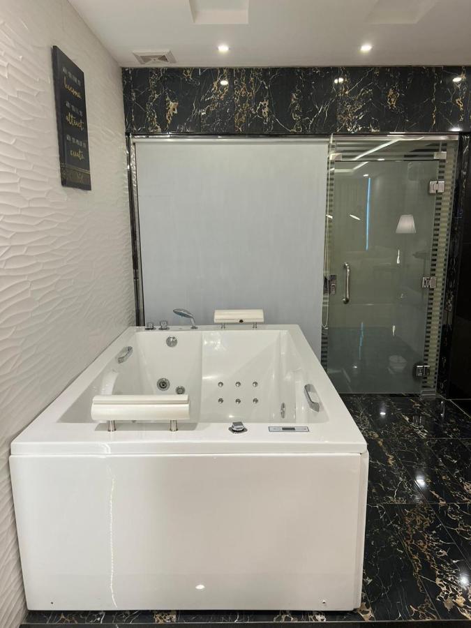 Remaz Suites Hotel Al Al Jubail Buitenkant foto